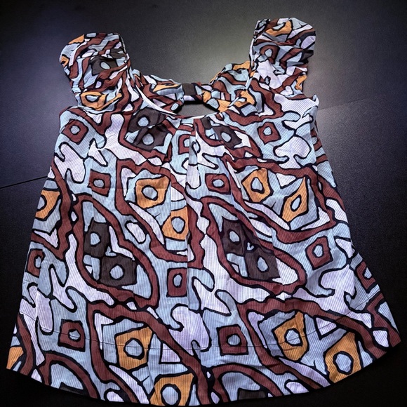 Diane Von Furstenberg Tops - Diane von Furstenburg 100% cotton tribal Geometric Top lightweight summer size 4